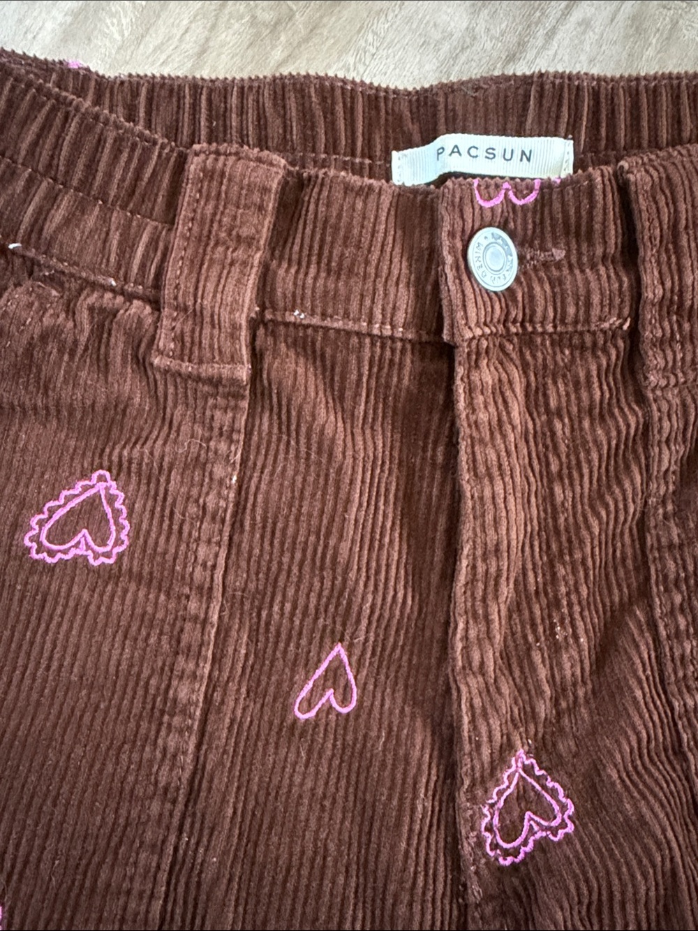 NWOT PacSun Brown Corduroy Cargo Pants with Pink Heart Embroidery XS - Picture 2 of 4